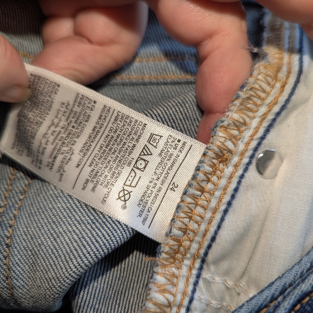 24 Old Navy Extra High-Rise Rockstar Super Skinny Jeans - Picture 4 of 4